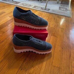 NWT Shoe Dazzle denim weave platform loafer size 8.5